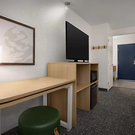 Spark By Hilton San Jose Airport Exterior photo